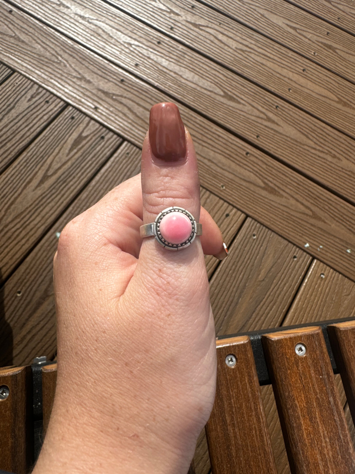 Round pink conch adjustable ring