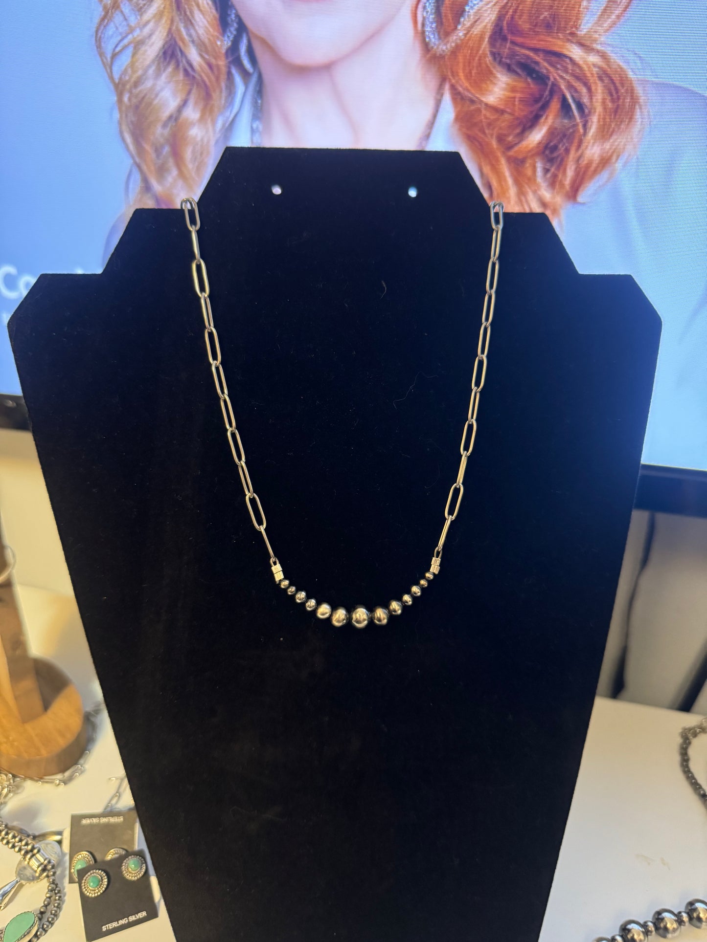 Everyday pearl bar necklace
