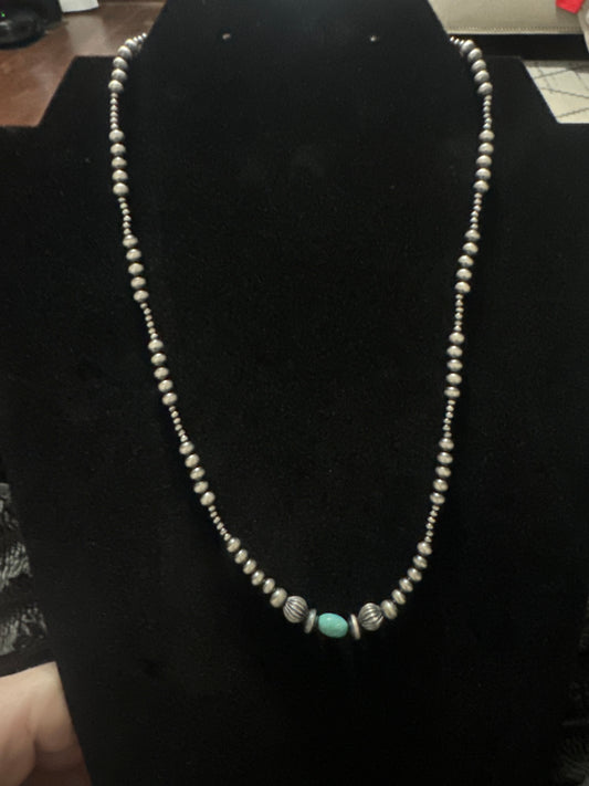 Alternating 2/4mm pearls with melon and turquoise