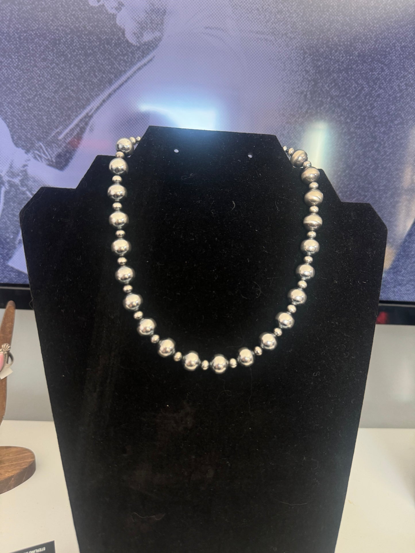 The bubble pearl necklace
