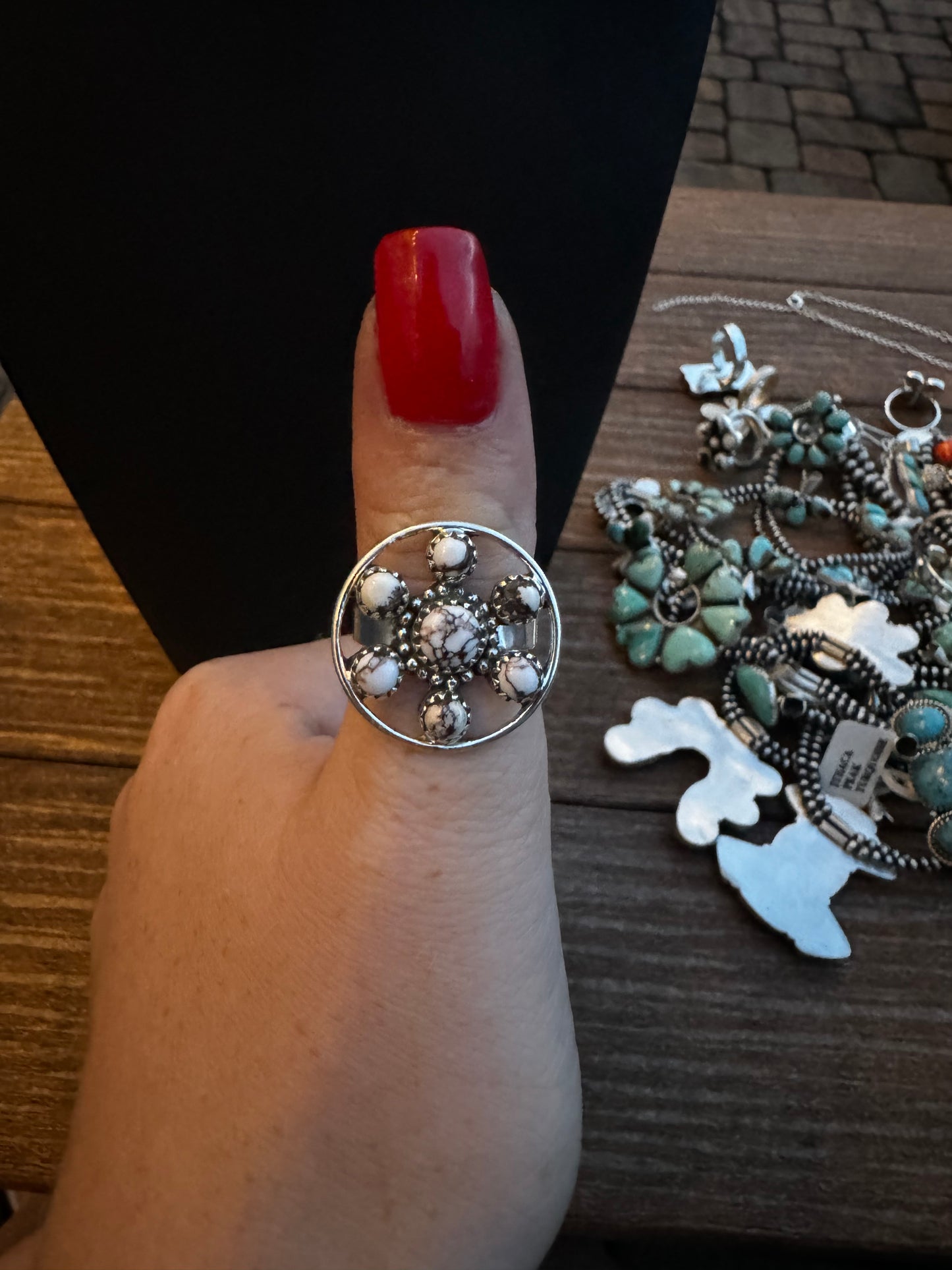 Wild horse adjustable flower ring with round edge