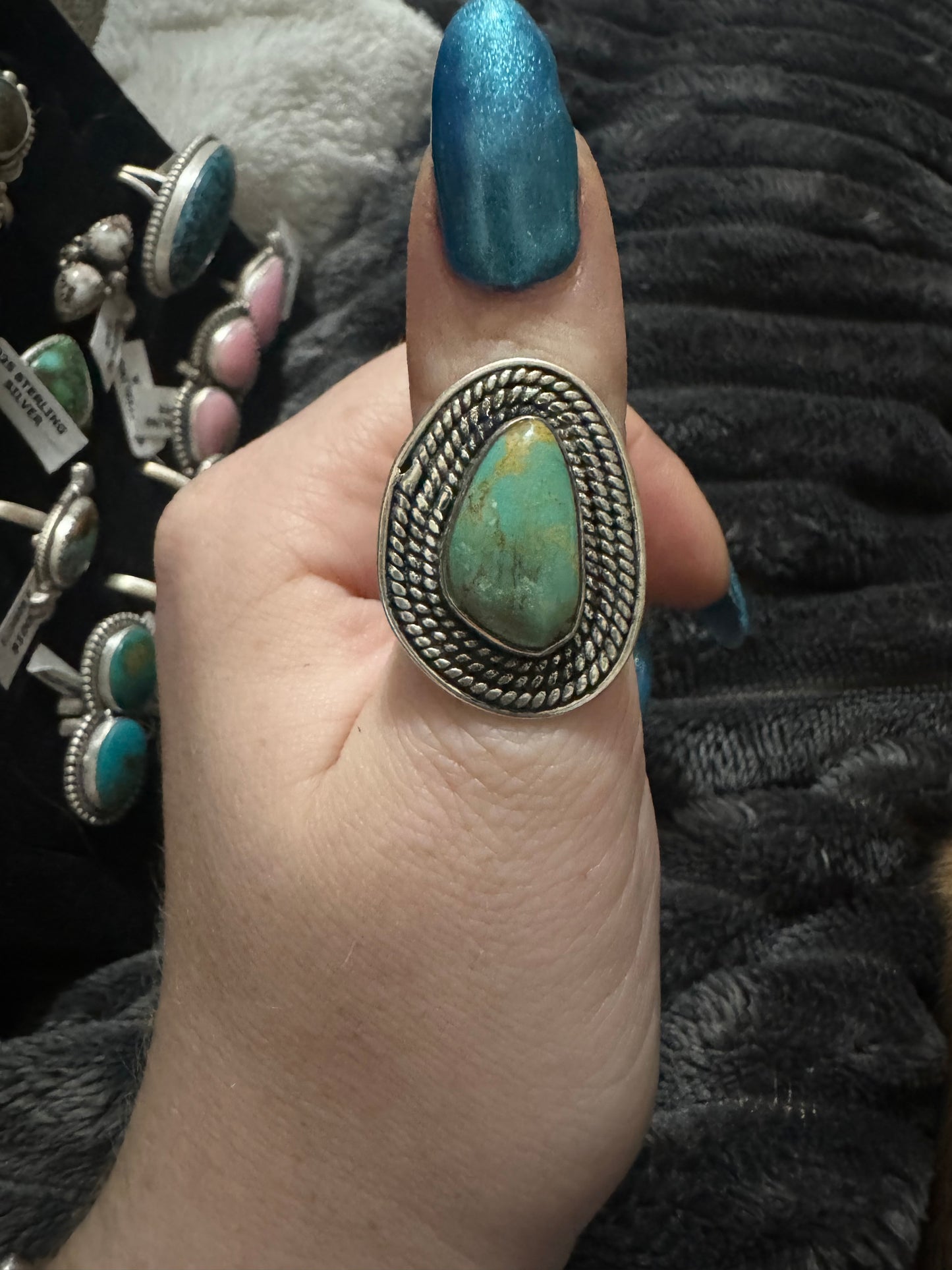 Sz 8.5 turquoise ring with rope detail