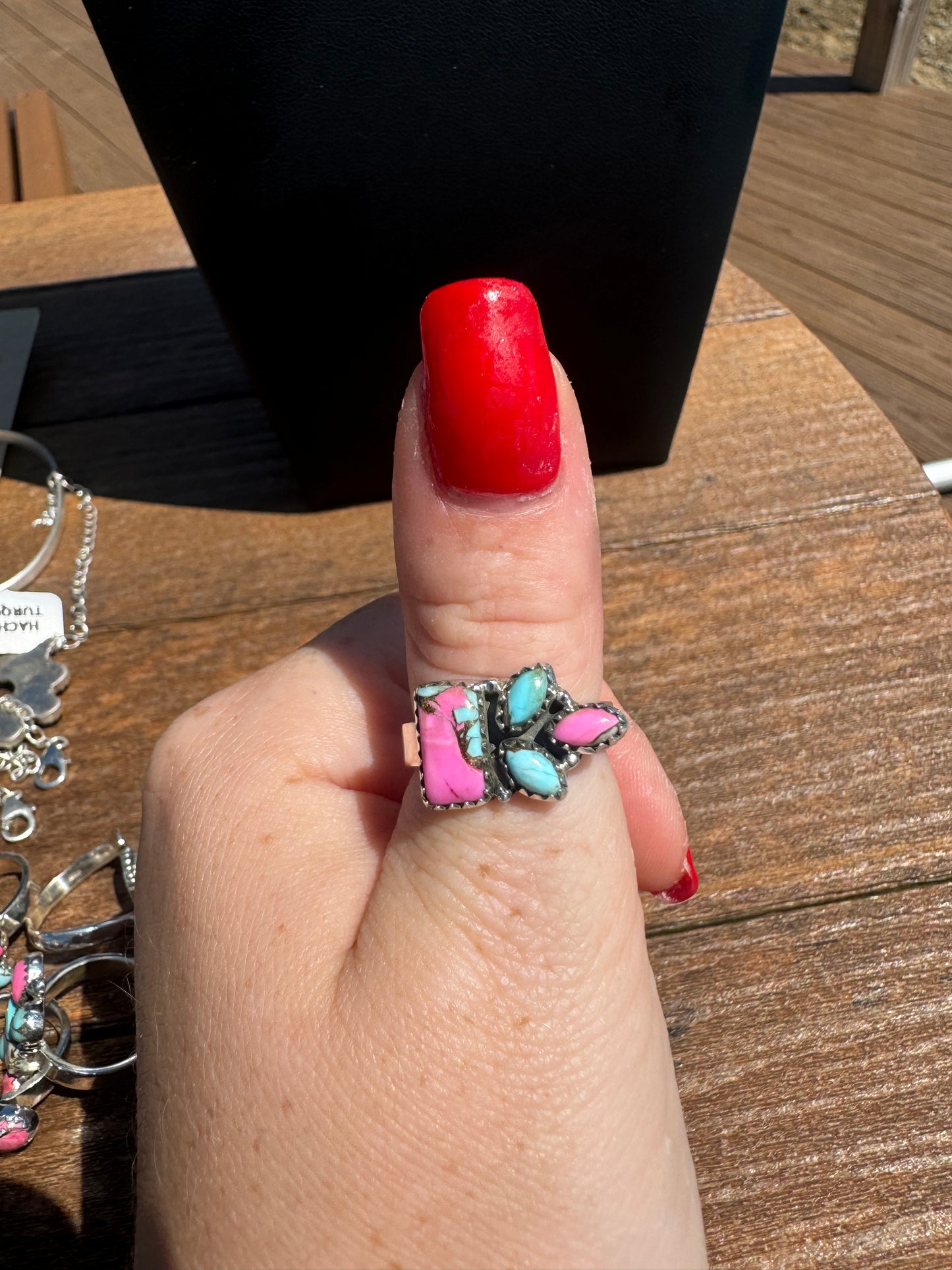 Adjustable cotton candy ring