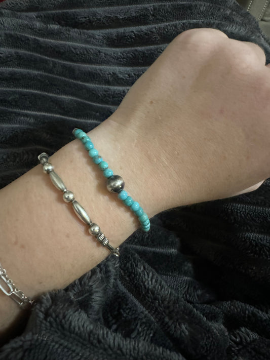 Turquoise and large pearl stretch bracelet